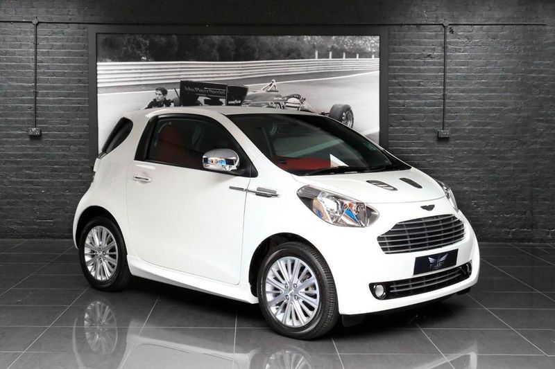Auf Platz drei der klickstärksten Engländer... ein Aston Martin auf Toyota-IQ-Basis (24.000 km, 46.500 Euro). (Bild: Mobile.de)
