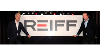 Hubert Reiff (links) und Alec Reiff zeigen das neue Logo.  (Reiff)