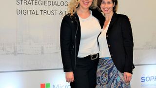 Daniela Schilling und Franziska Magai (Vogel IT-Akademie) freuten sich auf das Eintreffen der hochkarätigen Gäste und zwei spannende Veranstaltungstage. (Vogel IT-Medien GmbH)