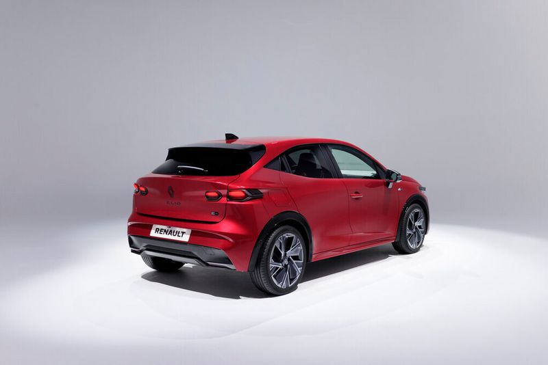 Zwar elektrifizieren viele Konkurrenten konsequent, doch der Clio bleibt beim herkömmlichen Antrieb. (Bild: Renault Clio)