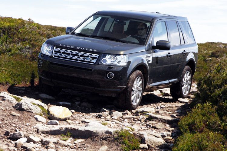 Neuer Freelander: Das überarbeitete Einstiegsmodell aus dem Hause Land Rover bietet mehr Verwöhnpotenzial, bleibt aber im Kern eich echter Landy. (Foto: Land Rover)