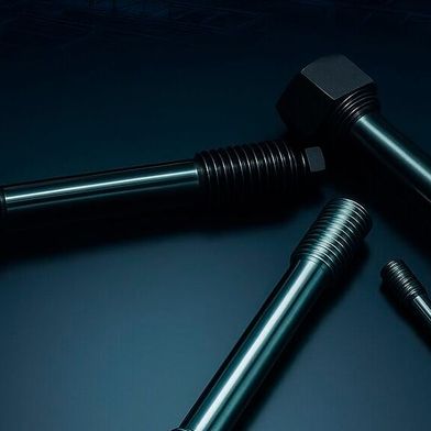 Schuster bietet spezielle Lösungen für die petrochemische Industrie, wie Verbindungselemente und eine Software mit digitaler Wartungsplanung. (Bild: Schuster GmbH)