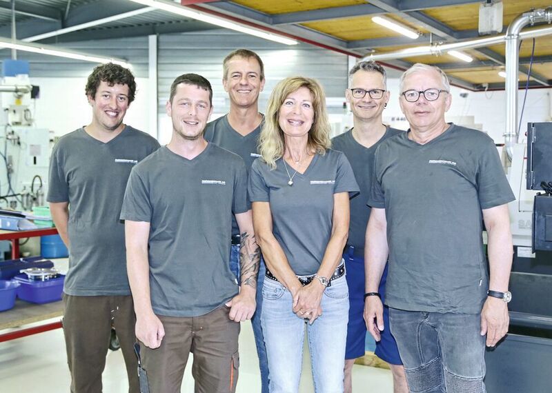 Das Patromechanic-Team. Seit 2017 fertigt das Unternehmen im eigenen Firmengelände in Mettlen.  (Anne Richter, SMM)