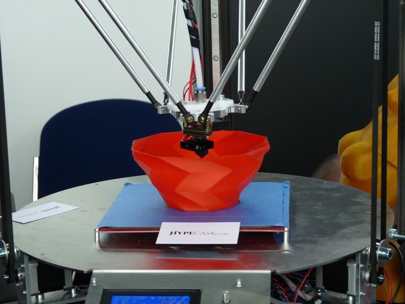 Der 3D-Drucker Delta Tower von 3Dreamfactory druckt Modelle bis zu einer Höhe von 58 cm. (Bild: Michel)