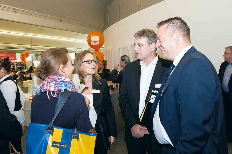 Katrin Wilke und Ronald Bulla (ENO) begrüßen Sascha Miltenburger (Telekom Deutschland GmbH) (Archiv: Vogel Business Media)