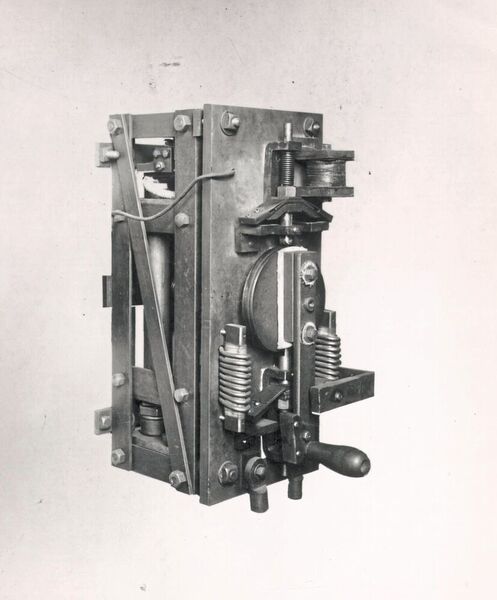 Anfang des 20. Jahrhunderts: A-B bringt seinen ersten Motorstarter auf den Markt. (Rockwell Automation)