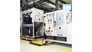 Die Kältemaschine hinterließ im Fraunhofer-Teststand einen guten Eindruck. Nach eingehender Prüfung bescheinigen die Experten der Anlage eine sehr gute Performance unter realen Bedingungen. (Riedel Kältetechnik)