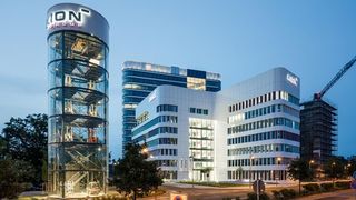 Konzernzentrale am Frankfurter Flughafen. Kion verfügt über 25 Produktionsstandorte in elf Ländern – davon acht in Deutschland. (Kion)