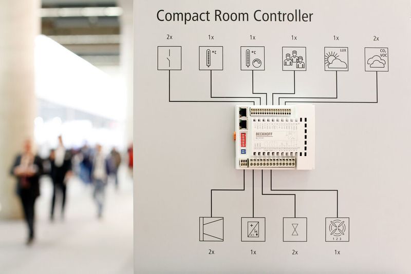 Auf der Light + Building zeigt die Industrie Lösungen und Technologien, die auf einen niedrigen Energieverbrauch und moderne Sicherheitsansprüche ebenso abzielen, wie auf individuelle Gestaltungsmöglichkeiten und hohen Komfort. (Messe Frankfurt / Jens Liebchen)