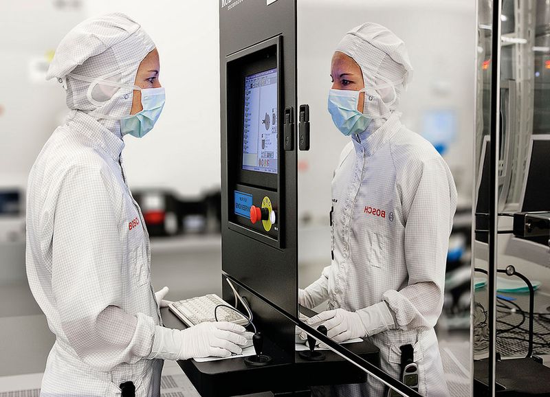 Halbleiter sind Kernkomponenten aller elektronischer Systeme. Bosch will deshalb die eigenen Fertigungskapazitäten mit einem neuen Werk in Dresden ausbauen. Dafür investiert das Unternehmen so viel wie noch nie. (Bild: Bosch)