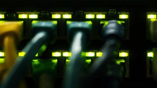OPC UA ist eine einheitliche Datenschnittstelle für Maschinenmodule und ganze Anlagen. Das bedeutet weniger proprietäre Protokolle und weniger Integrationsaufwand beim Kunden.  (Bild: fotoknips – stock.adobe.com)
