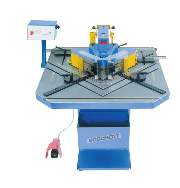 Eine multifunktional aufrüstbare Ausklinkmaschine in kompletter und betriebsbereiter Ausstattung. (Boschert)