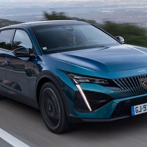 Peugeot bringt das Crossover-Modell 408 auf den Markt.(Bild:  Peugeot)