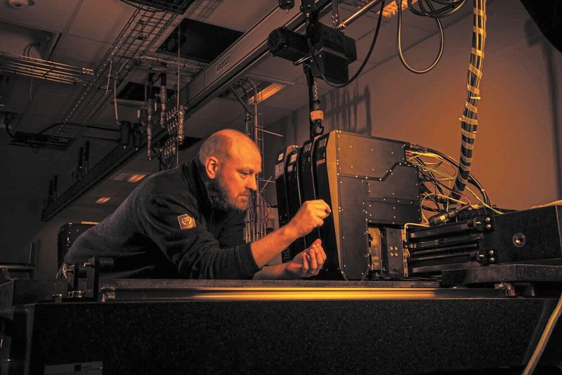 Visitech entwickelt, konstruiert, fertigt und testet die eigene Optik, Elektronik, Soft- ,Hard- und Firmware sowie die eigenen Lichtquellen, um Perfektion bis ins kleinste Detail zu schaffen. (Bild: Visitech)