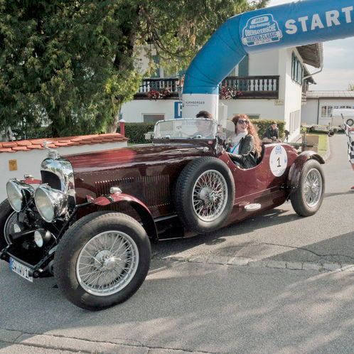 Jetzt geht’s los: Lagonda LC Tourer (Baujahr 1934) beim Start zur fünften Oberbayerischen Meisterclassic.(Bild:  Zietz)