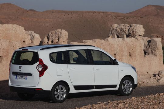 Aber ab der 11.990 Euro teuren Laureate-Variante bekommt der Käufer eine ordentliche Ausstattung zu einem immer noch sehr günstigen Preis. (Foto: Dacia)