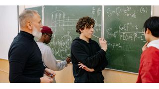 Das Positionspapier „MINT-Fachkräftemangel gefährdet unseren Wohlstand“ fordert Wirtschaft, Wissenschaft und Politik zu gemeinschaftlichem Handeln gegen den Fachkräftemangel im MINT-Bereich auf.  (Bild: frei lizenziert)