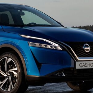 (Nissan)