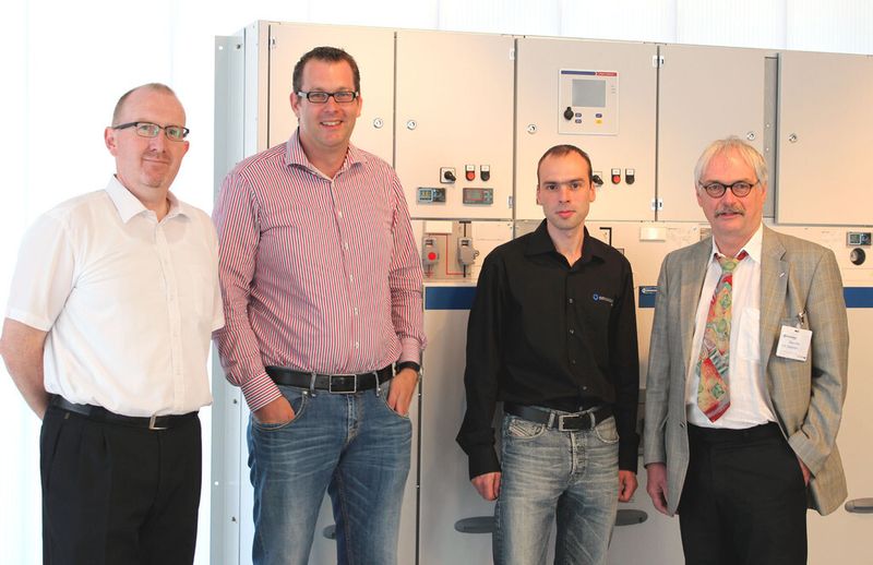 Prof. Dr.-Ing. Detmar Arlt (rechts) mit seinen ehemaligen Studenten: Paul Schmitz, Christoph Ahlenfelder und Jan Rudolph (v.l.n.r.). (Ormazabal)