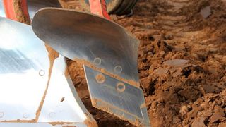 Neue Marktfelder beackern! Das Unternehmen Agricarb ist jetzt von Ceratizit übernommen worden. Die Franzosen kennen sich bestens mit sehr robusten, hartmetallverstärkten Verschleißteilen für die Agrarindustrie aus, was den österreichischen Zerspanungsspezialisten gut in die Zukunftsstrategie passt. (Bild: Agricarb)