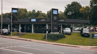 In den beiden „mamocars“-Autohäusern werden ausschließlich Jungwagen, Gebrauchtwagen und EU-Importe von Stellantis und den Geely-Konzernmarken verkauft.  (Bild: mamocars)