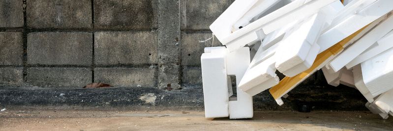 In geschäumter Form kann Polystyrol als Dämm- oder Verpackungsmaterial verwendet werden.(Bild:  memorystockphoto - stock.adobe.com)