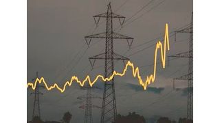 Neues Jahr, neues Glück? Die im Vergleich zu anderen Ländern hohen deutschen Strompreise benachteiligen die Unternehmen im internationalen Wettbewerb. Schon lange wird eine Kompensation gefordert. Die könnte als verspätetes Weihnachtsgeschenk bald kommen ... (Bild: Högversän)