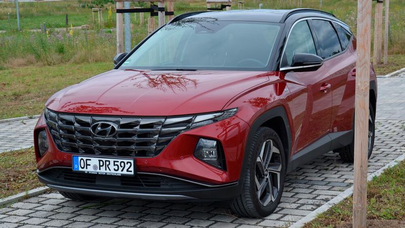 Optisch hat der neue Tucson mit seinem Vorgänger nichts mehr gemein. (Bild: Michel/»kfz-betrieb«)