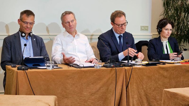 Stellten das gemeinsame Memorandum in Brüssel vor: (v. l.) ZDK-Hauptgeschäftsführer Dr. Kurt-Christian Scheel, ZDK-Präsident Arne Joswig, Mobilians-Generaldirektor Xavier Horent und Dorothée Dayraut-Jullian, Beauftragte für Politik und Öffentlichkeitsarbeit von Mobilians.(Bild:  Kfz-Gewerbe)