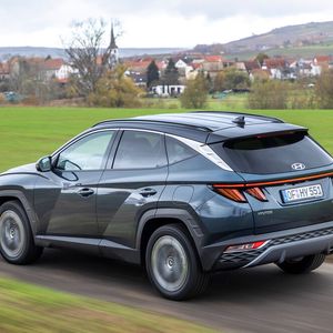 Hyundai hat der vierten Generation seines Bestsellers ein markantes Outfit spendiert.(Bild:  Hyundai)