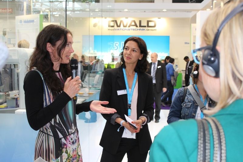 Erstmals in diesem Jahr veranstaltet die LABORPRAXIS Guided Tours und präsentiert die Neuheiten der Messe. Thema dieser Tour am 11.5.2016 um 14 Uhr war Liquid Handling. Dritter Stop der Führung war Eppendorf. (Bild: Back/LABORPRAXIS)
