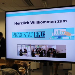 Mehr als 65 Teilnehmer besuchten am 28. April den HPLC-Praxistag in Würzburg. (Bild: LABORPRAXIS)