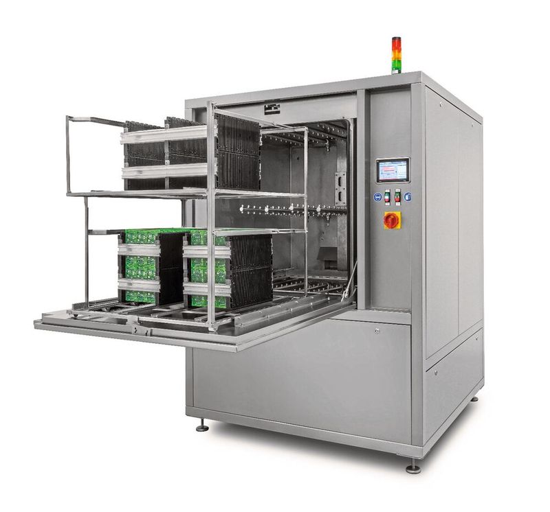 CL950 de Systronic pour le nettoyage des cartes électroniques.