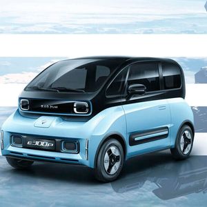 Platz 9: Der Baojun E300 ist nur 2,9 Meter lang und keine 1,7 Meter breit. 2020 wurden 47.704 Einheiten des Kei-Cars verkauft.(Bild:  Baojun)