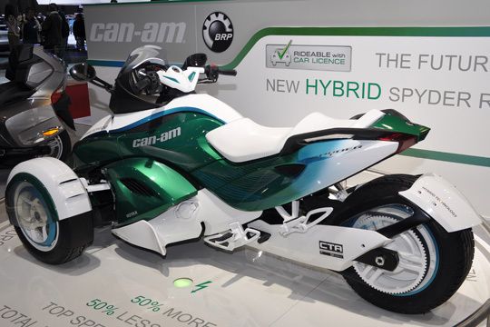 Das Spaßmobil Can-Am Spyder soll es ab 2013 auch als Plug-in-Hybrid zu kaufen geben. (Archiv: Vogel Business Media)