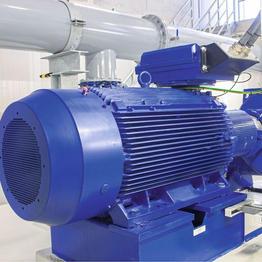 Ab 1. Juli 2021 müssen alle Motoren mit einer Leistung von 0,75 bis 1.000 kW die Energieeffizienzklasse IE3 erfüllen.(Bild:  ABB)