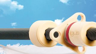 Die hartanodisierte Aluminium-Spindel mit schmier- und wartungsfreien Tribo-Polymer-Muttern ist leichter als Edelstahlvarianten. (Bild: Igus)