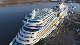 Auch einige Kreuzfahrtschiffe wie die AIDAsol wurden von Rolf Janssen elektrotechnisch ausgerüstet. (Bild: Meyerwerft)