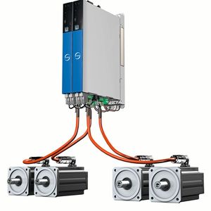 Antriebsregler SI6 mit Lean-Motoren LM: Weil der Motor komplett ohne  Sensorelemente auskommt, reicht ein einfach geschirmtes Standard-Leistungskabel. (Bild:  Stöber Antriebstechnik)