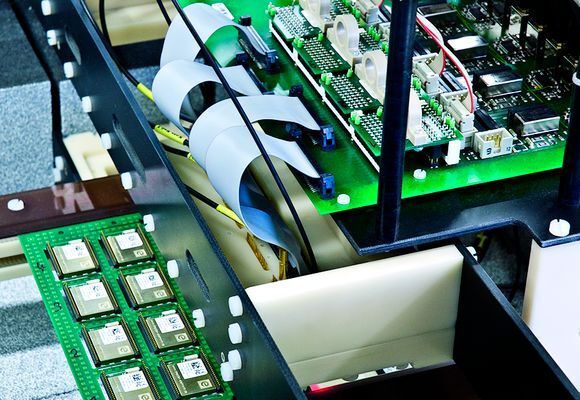 Optische Inspektion, Boundary-Scan, In-Cirquit-Test, Funktionstest und Flying-Probe-Test gewährleisten hohe Qualität (dresden elektronik)