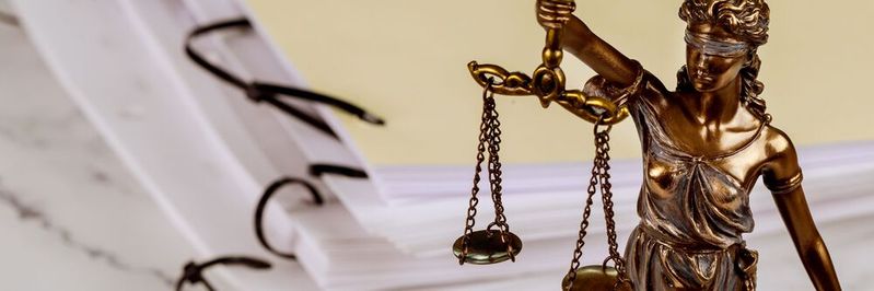 „Gerade bei unseren hohen Ansprüchen und Scanvolumen ist es wichtig, eine bewährte Lösung zu haben, die uns Sicherheit bietet und einfach funktioniert“, so Hendrik Weyh, Leiter der Muster-Scanstelle bei der Hessischen Justiz. „Gerade bei unseren hohen Ansprüchen und Scanvolumen ist es wichtig, eine bewährte Lösung zu haben, die uns Sicherheit bietet und einfach funktioniert“, so Hendrik Weyh, Leiter der Muster-Scanstelle bei der Hessischen Justiz.
