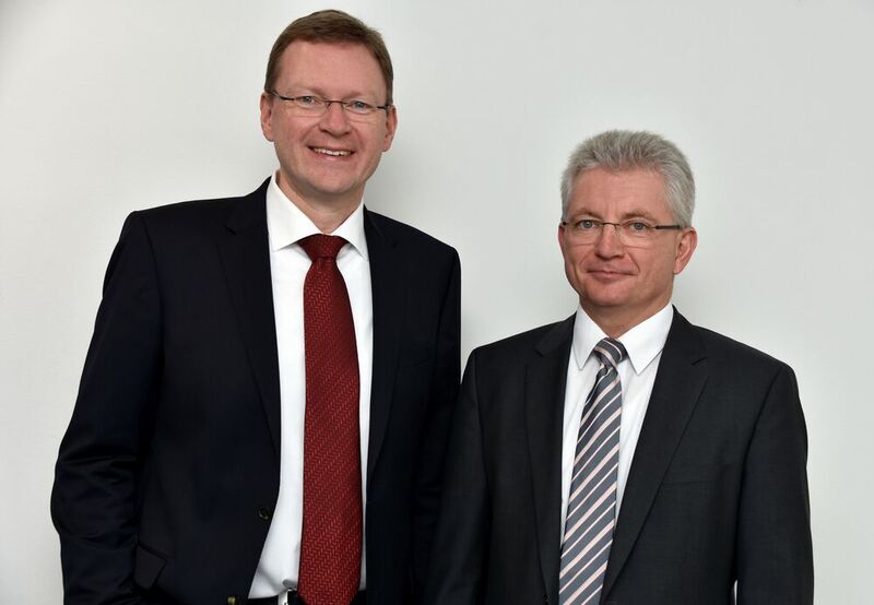Docuware wird als eigenständige Tochtergesellschaft von Ricoh mit den Geschäftsführern Dr. Michael Berger und Max Ertl (v.l.n.r) fungieren. (Docuware)