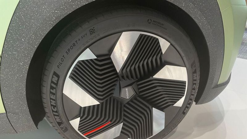 Ebenfalls markant sind die Radhäuser aus Recycling-Material, das in seiner speziellen Form auch aerodynamische Funktion hat. (Bild: Grimm – VCG)