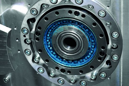 Die Wellgetriebe von Nabtesco überzeugen durch eine hohe Drehmomentdichte und ermöglichen kompakte, leistungsstarke Antriebe in Exoskeletten.(Bild:  Technische Universität Berlin)