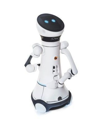 Red Dot Award 2015- Serviceroboter Care-O-bot 4 von Fraunhofer IPA: Roboter für den Servicebereich erfüllen andere Aufgaben als solche, die in der Industrie eingesetzt werden. Als Dienstleister des Menschen müssen Serviceroboter humane Handlungsabläufe abbilden, denn nur so können wir sie akzeptieren. Der Care-O-bot 4 verkörpert einen spannenden neuen Archetyp eines derartigen Serviceroboters, da er auf besondere Weise menschlich anmutet. Fließend und elegant bewegt er sich durch den Raum. Weil er über Eigenschaften wie eine ausgefeilte Mimik und Gestik verfügt, weckt er dabei die Emotionen aller Beteiligten. Dieser Roboter kann zudem autonom navigieren, Hindernisse selbst erkennen und auch gesuchte Objekte selbständig ergreifen. Für den Nutzer ausgesprochen fesselnd ist die Art der Interaktion mit dem Care-O-bot 4. Sie geschieht mittels Spracherkennung oder über ein klar gestaltetes Interface auf seinem Kopf, wobei dies nahezu spielerisch erscheint. Das Gestaltungskonzept ist modular ausgerichtet und ermöglicht einen individuellen Aufbau für unterschiedliche Aufgaben. Dieser Roboter ist deshalb vielseitig einsetzbar und es erschließen sich neue Bereiche der Anwendung. In einer beeindruckenden Symbiose aus Forschung, Engineering und Design entstand so ein Serviceroboter, dessen intelligentes Interface sich mit einer auch haptisch ansprechenden Designqualität verbindet – die Interaktion mit ihm wird zu einem kognitiv-sinnlichen Erlebnis, das positive Gefühle weckt.  (Bild: Red Dot)