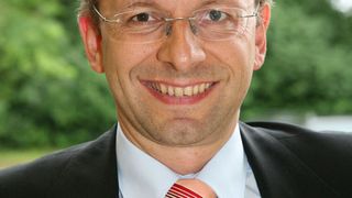 Stefan Roßkopf, Geschäftsführer der Teamtechnik Maschinen und Anlagen GmbH, hat für sein Unternehmen 1,5 Mio. Euro von der Deutschen Bank erstritten.  (Bild: Teamtechnik)