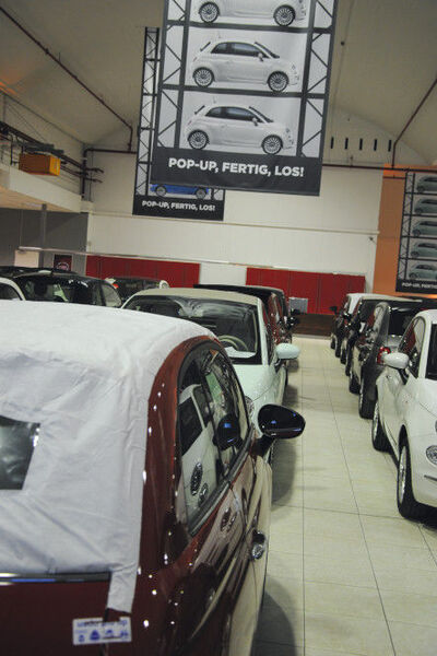 Fiat „von der Palette“ verkauft König im Pop-up-Store in Spandau. (Baeuchle)