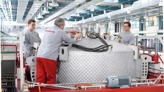 Aus Blaubeuren nach China: Centrotherm hat einen Kristallisationsofen dieses Typs bei einem Solarhersteller in Betrieb genommen.  (Bild: Centrotherm)