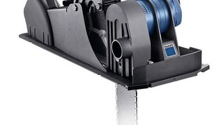 Trumpf bietet mit dem Panel Cutter Trutool TPC 165 ein handgeführtes Schneidwerkzeug für Sandwichpaneele an, das präzise und leicht ins Material eindringt. Sogar Ausklinkungen können damit gefertigt werden. (Trumpf)