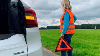 Nutzer von Eon Drive können Situationen, in denen die Akkukapazität ihres E-Autos nicht mehr ausreicht, durch eine Mobilitätsgarantie absichern. (Bild: Zurich)